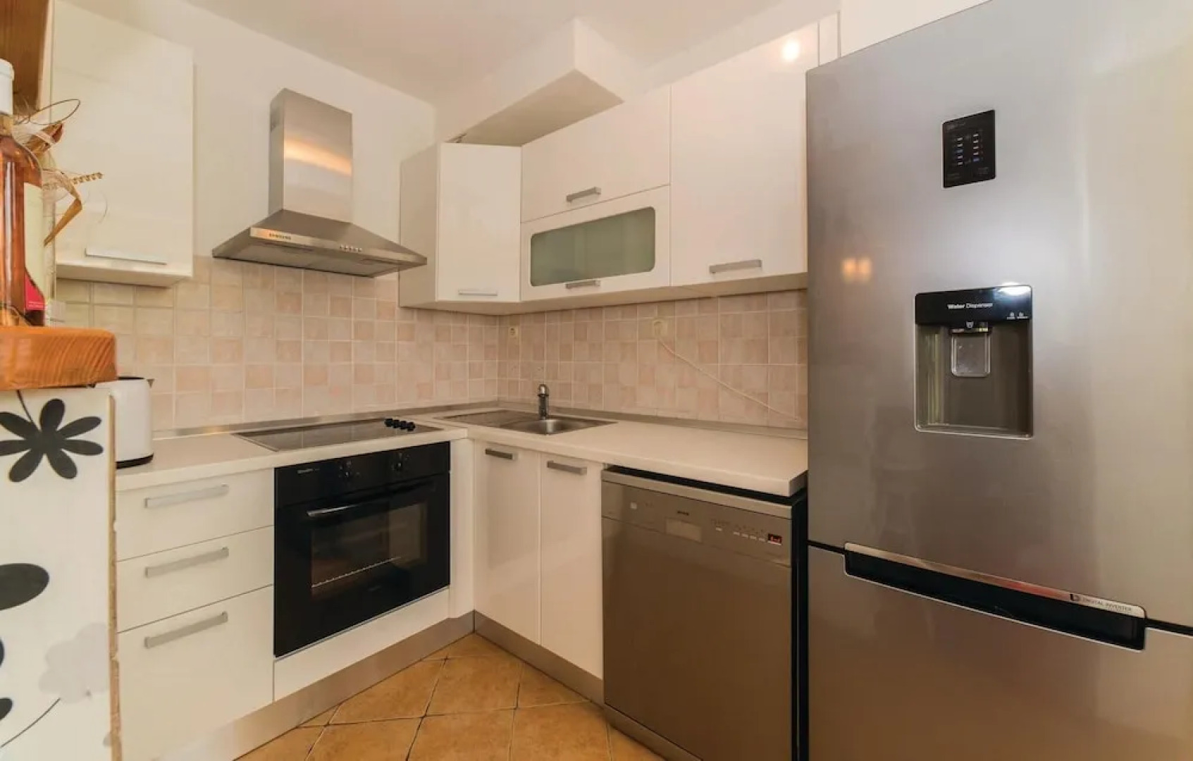 Stunning Home in Zdrelac With Wifi and 4 Bedrooms