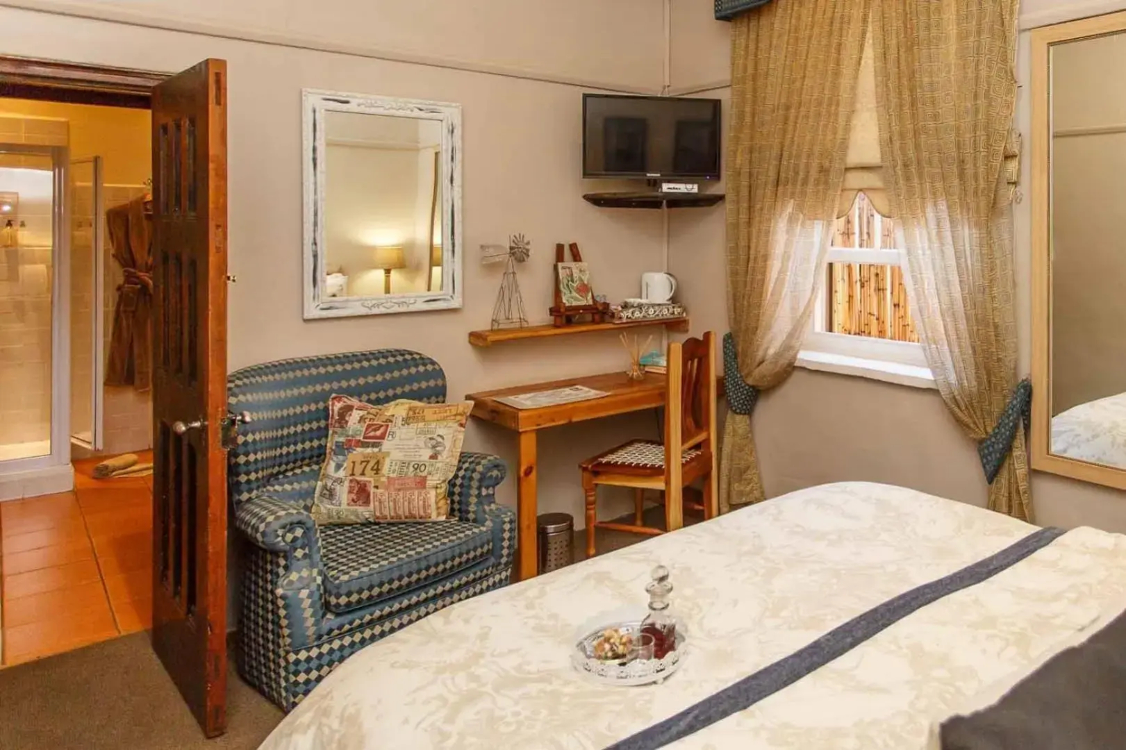 Riverside Lodge