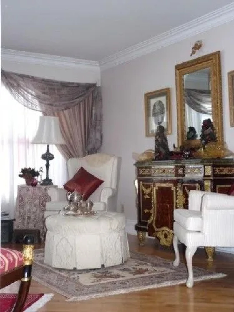 Les Diplomates B&B (Executive Guest House)