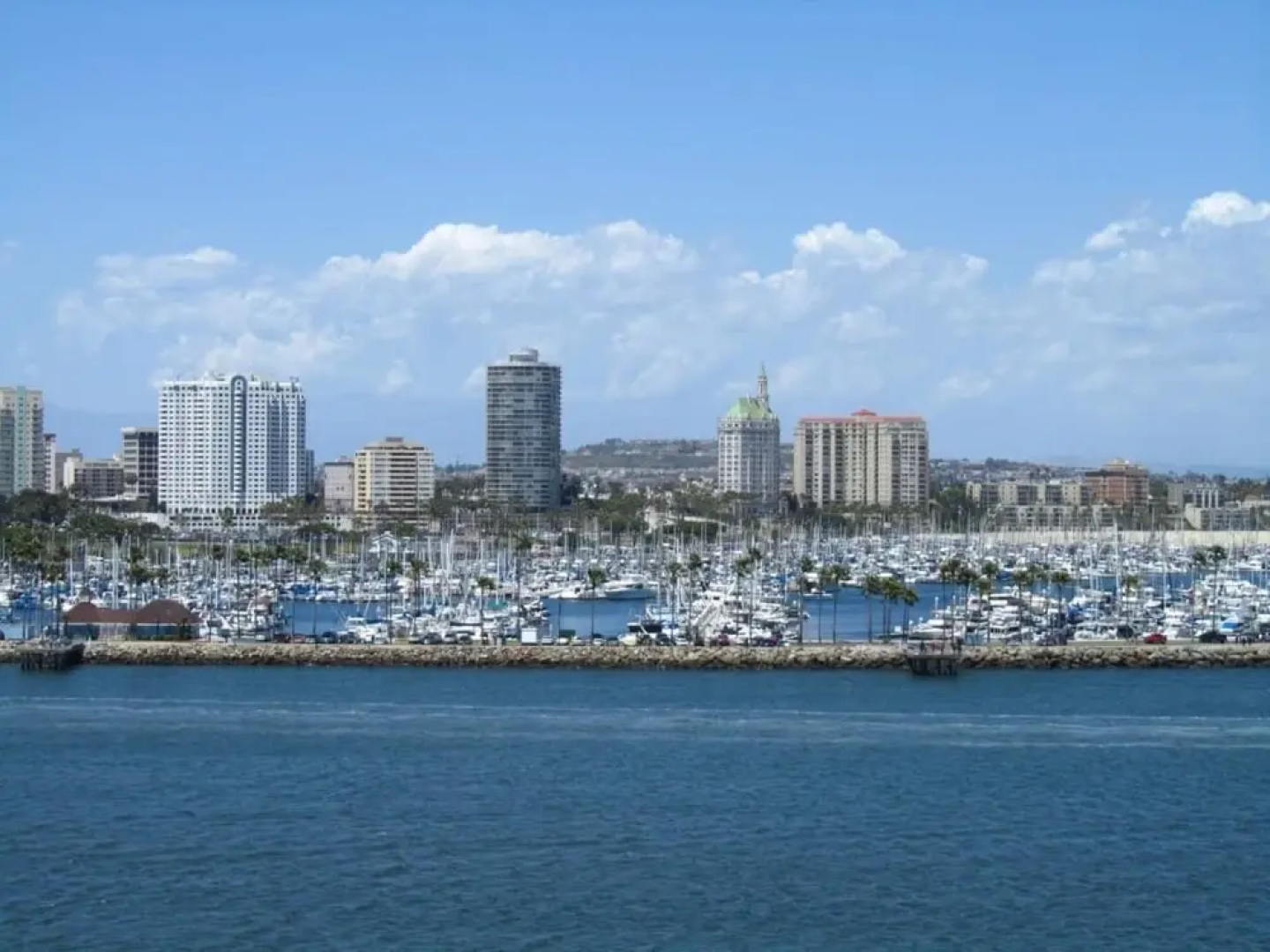 10 Min To The Beach! Perfect For A Family Or Friend Group. Self Check-in & Recently Renovated 2 Bedroom Apts by RedAwning