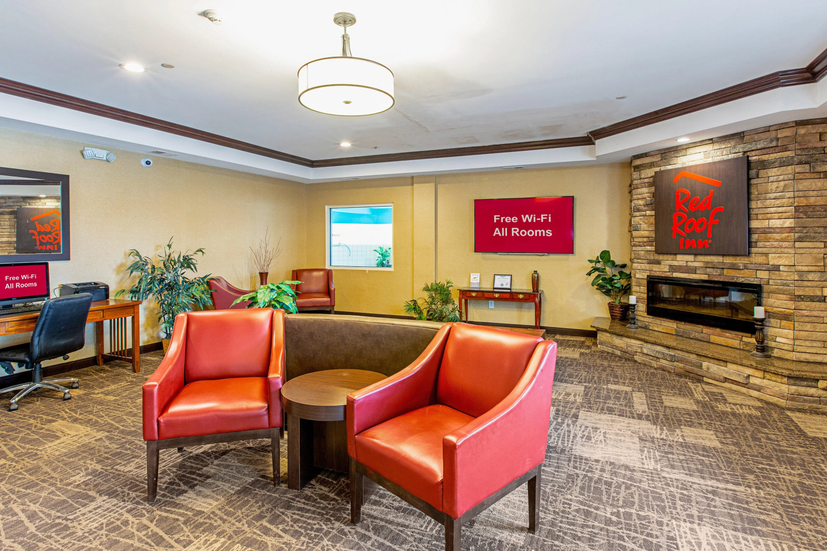 Red Roof Inn & Suites Omaha - Council Bluffs