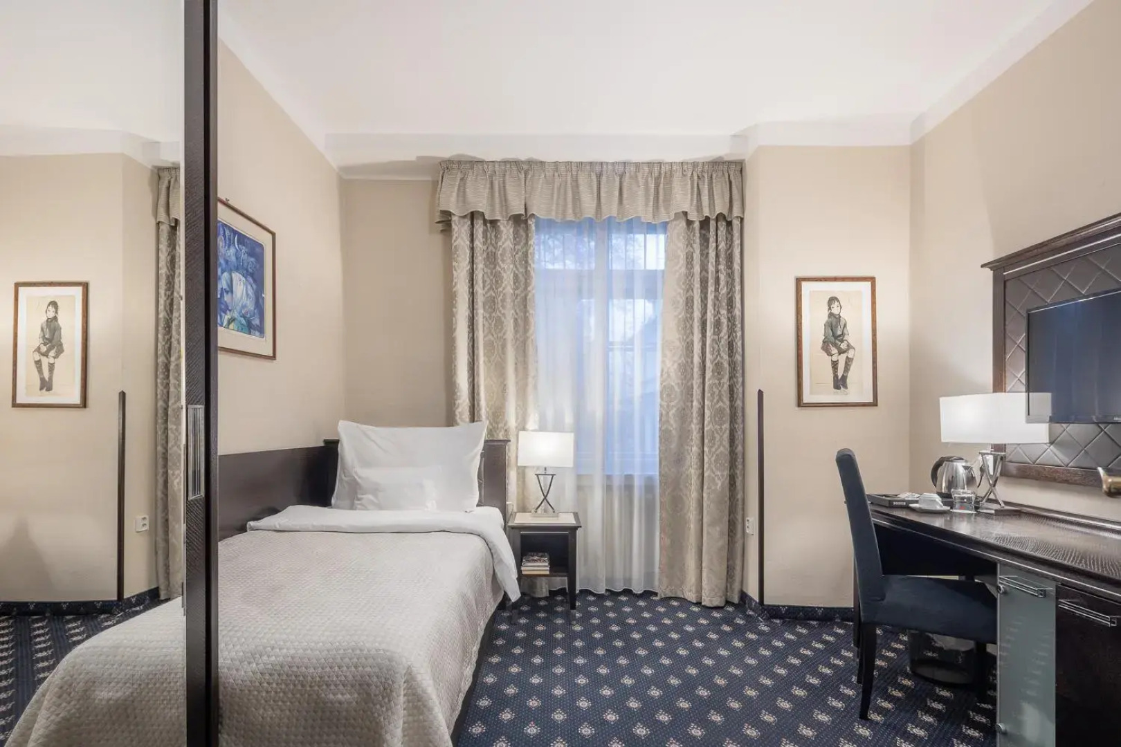 Pytloun Old Armoury Hotel Prague