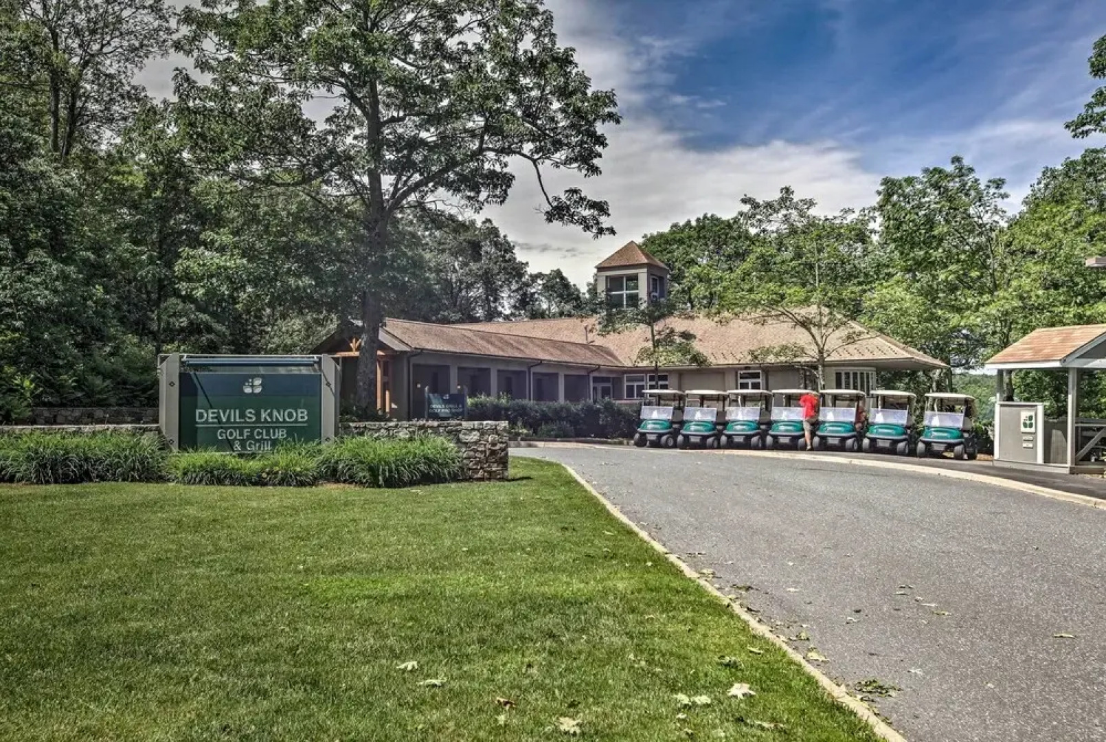 Wintergreen Resort Retreat - Walk to Slopes!