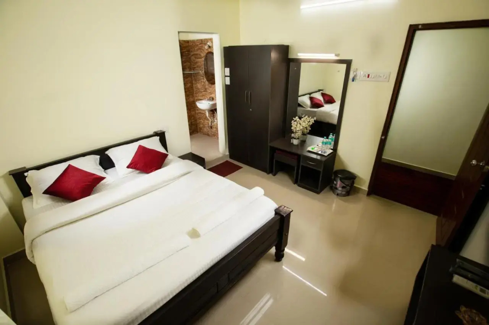 Srichand Business Class Rooms