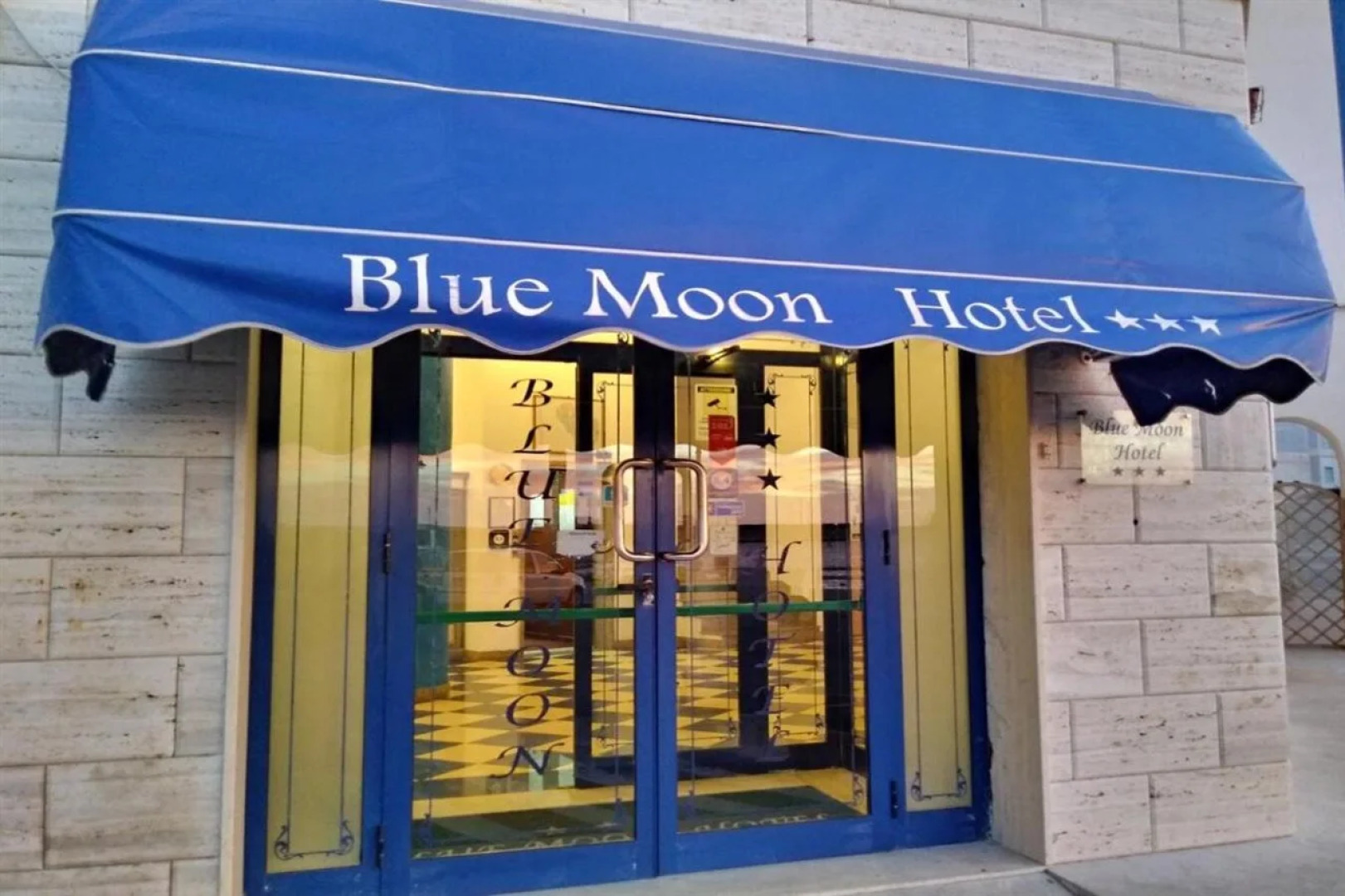 Blue Moon Hotel