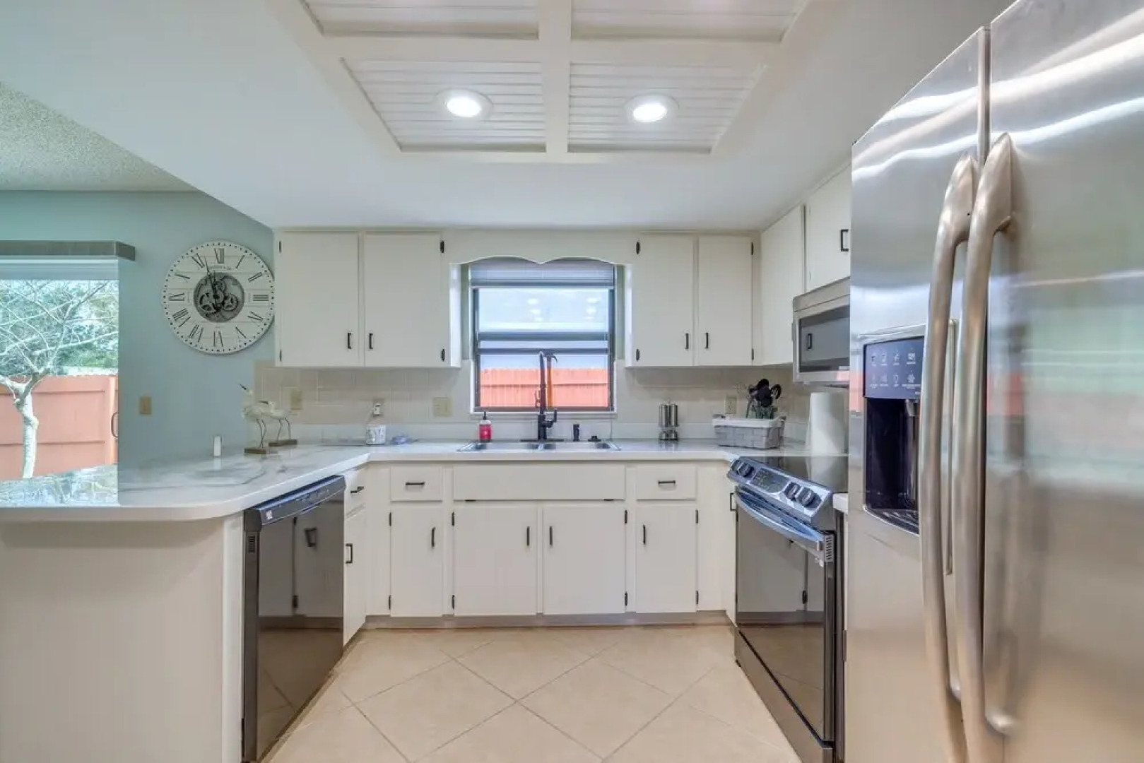 Home w/ Patio & Grill: 2 Mi to Rainbow Springs!