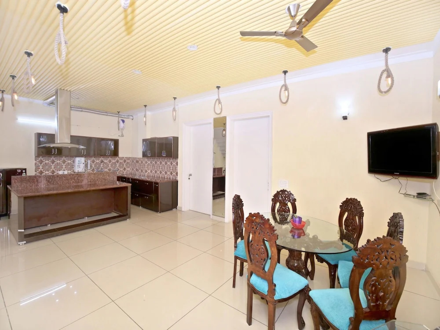 OYO 13130 Dream Nest