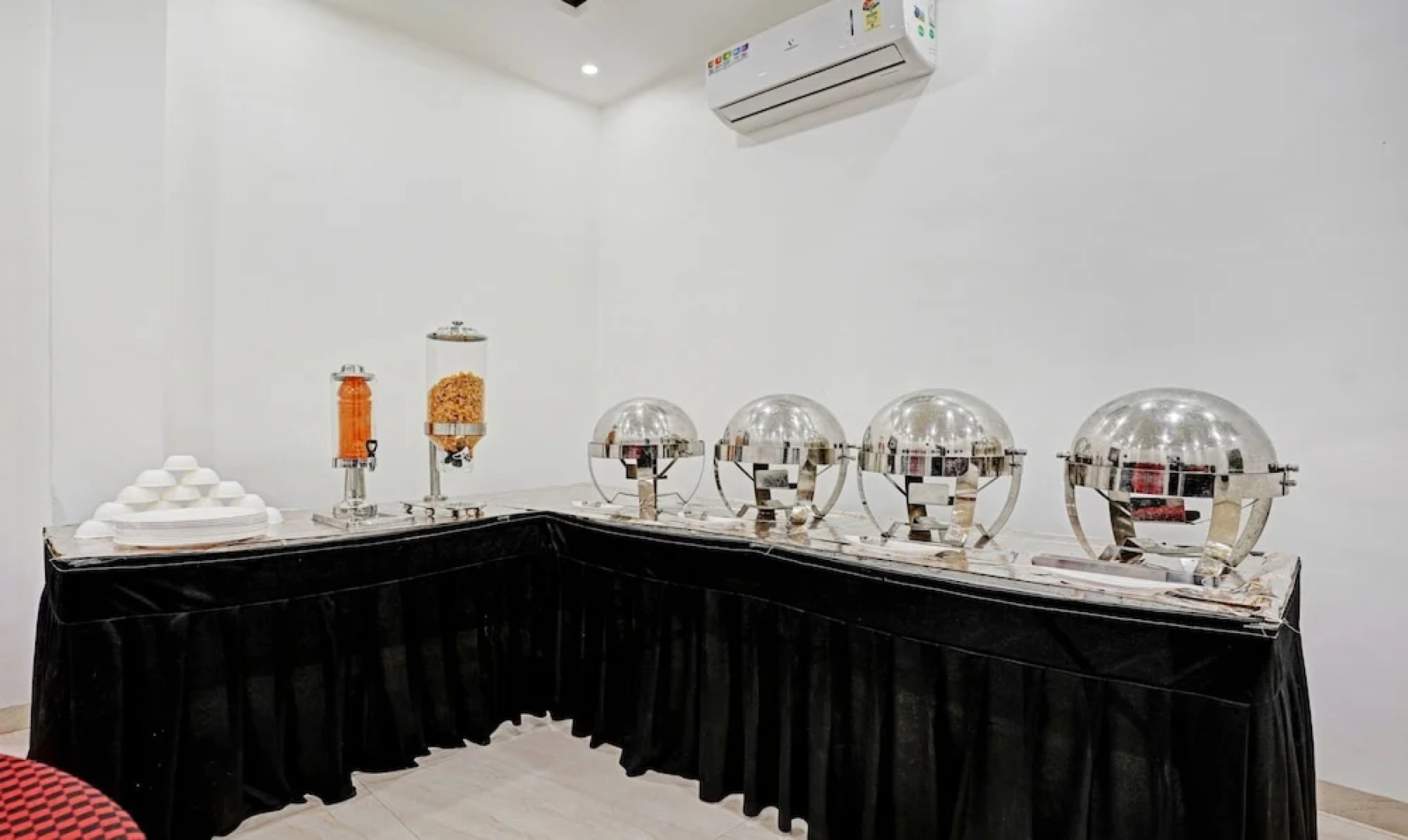 Treebo Varsha Palace