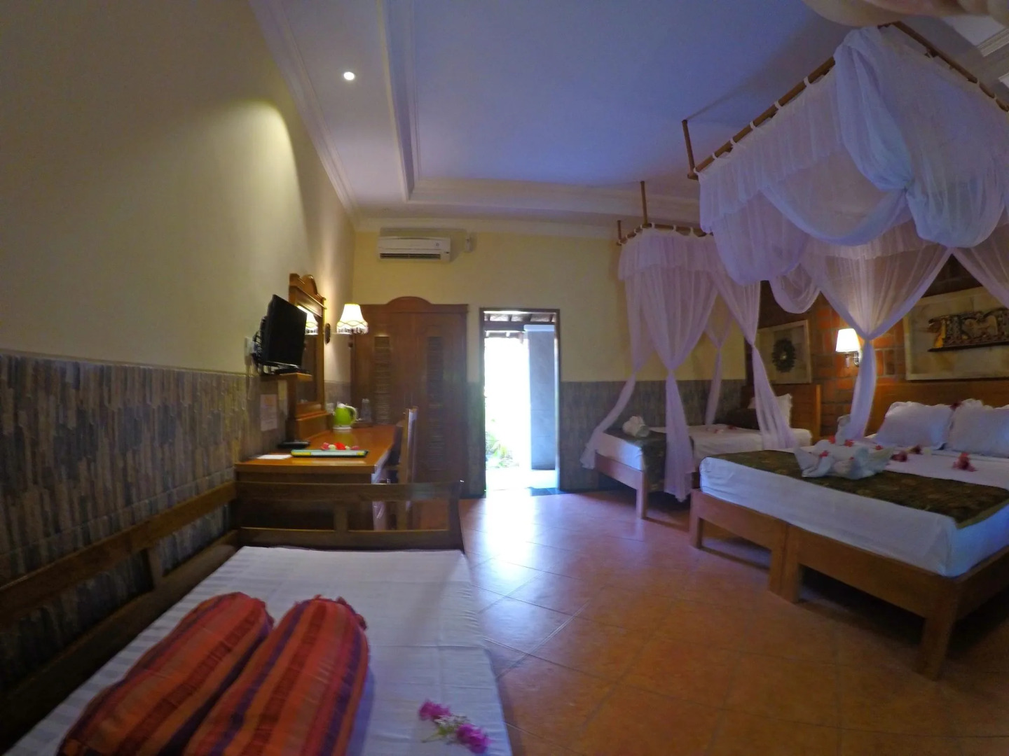 Man's Cottages and Spa