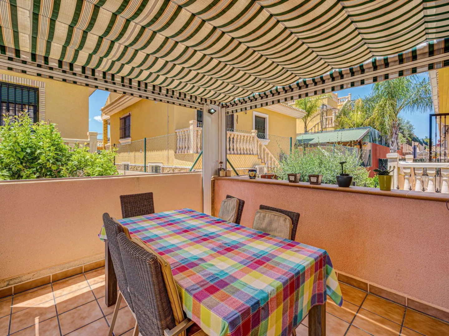 Inviting Holiday Home in Orihuela with Garden
