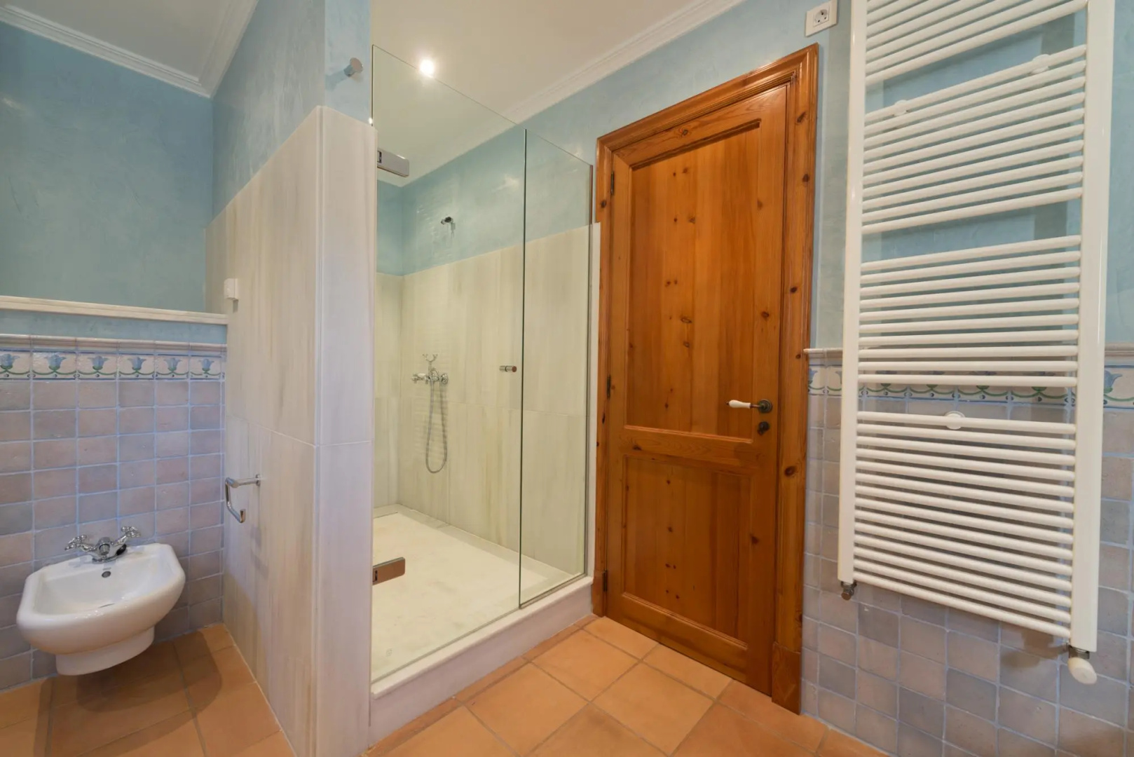CIRCE - Stunning townhouse with an indoors heated pool in the mountains. Free WiFi