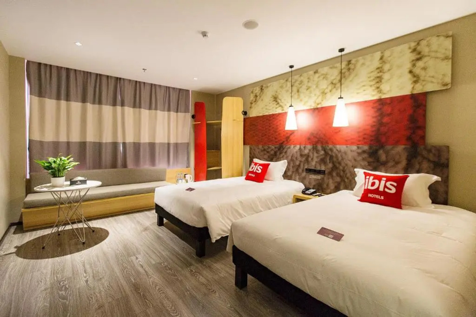 Ibis Neijiang  North Railway station Hotel