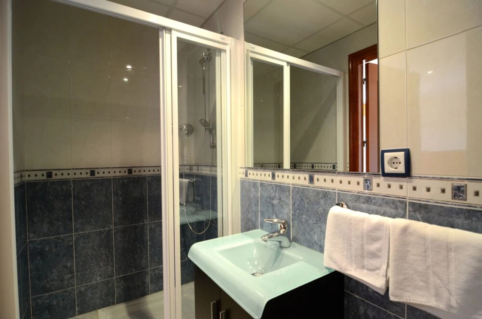 Apartamentos Hostal La Gola