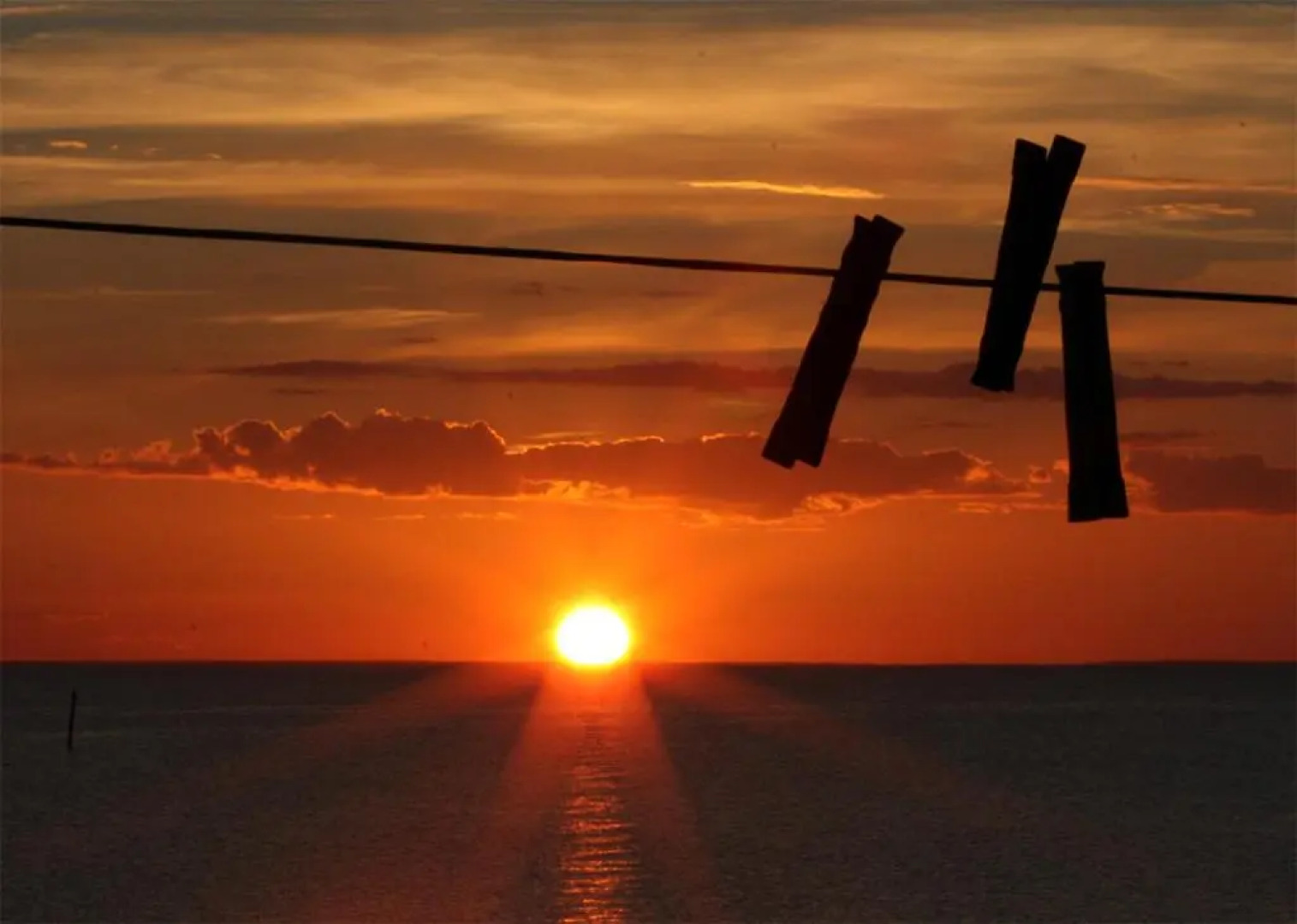 Stuga med havsutsikt och 50m till strand