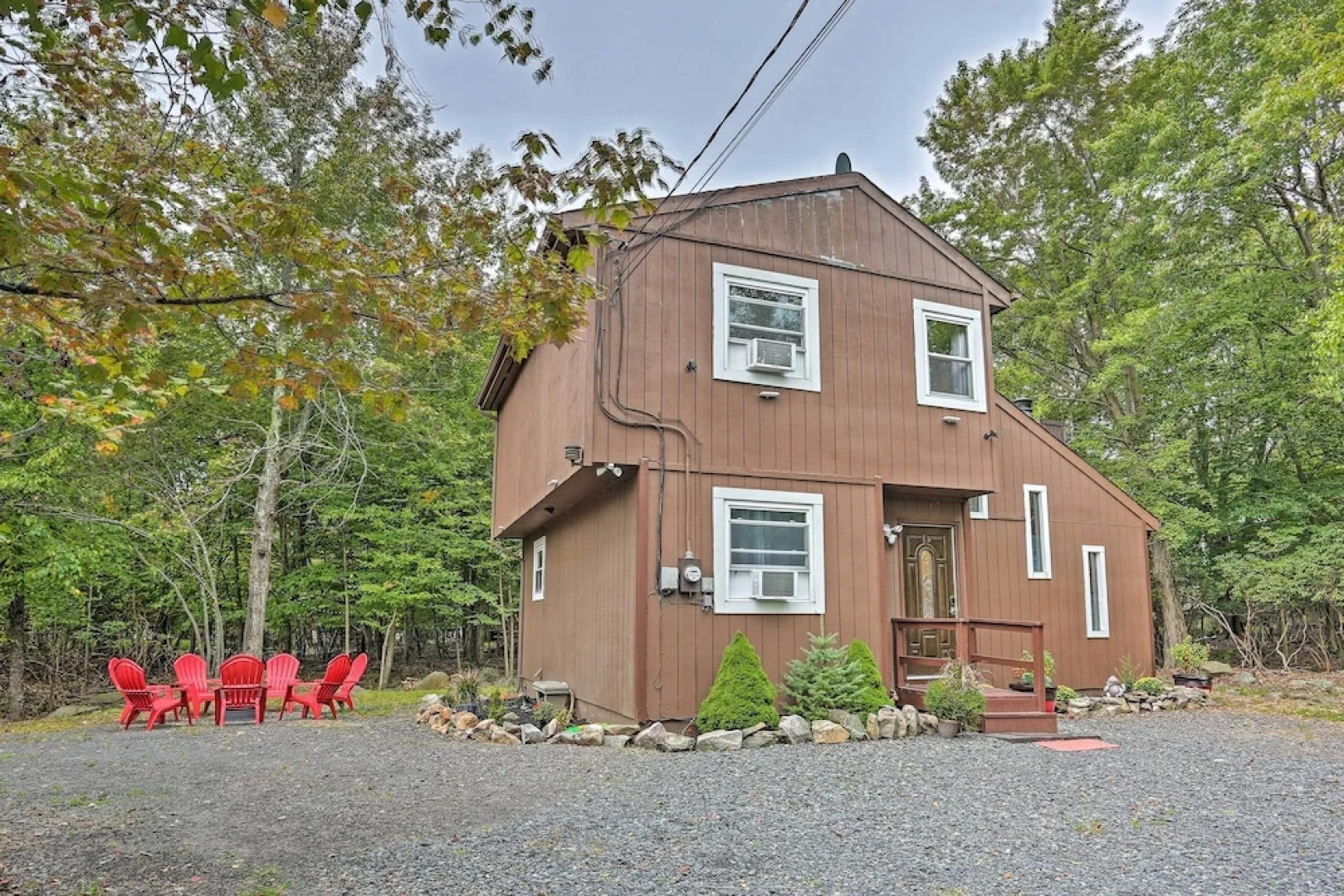 15 Mi to Camelback Ski Resort: Home w/ Deck!