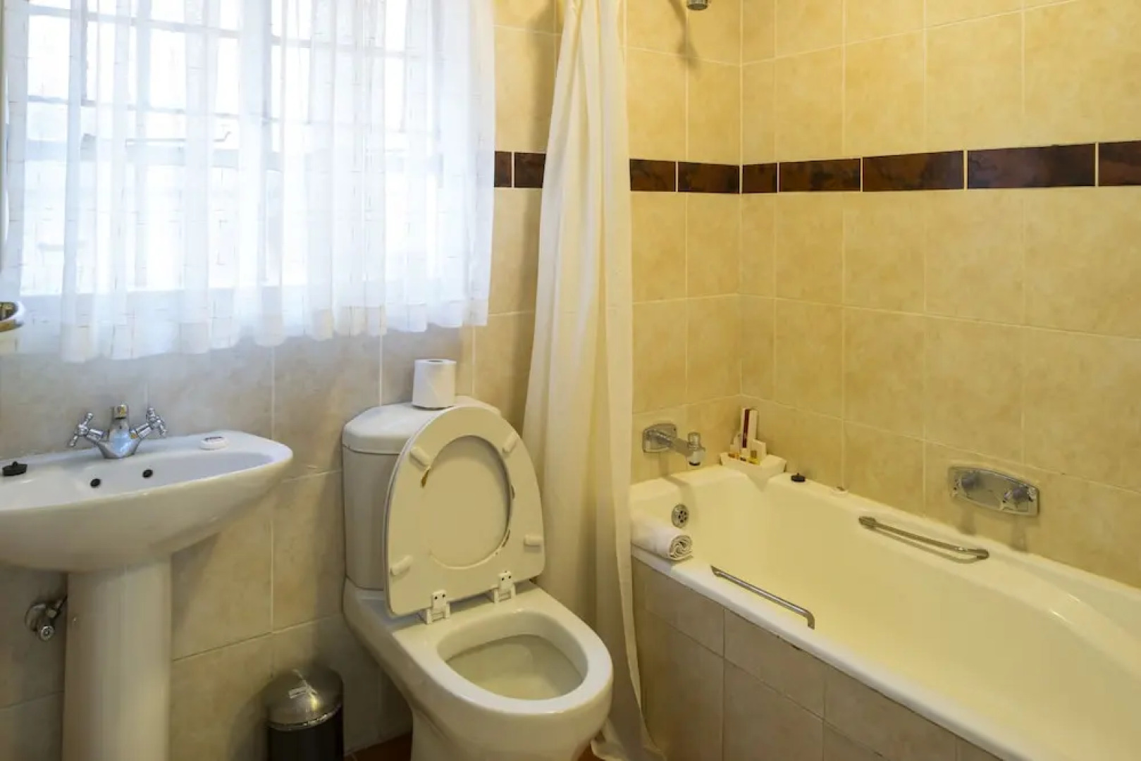 Kadoma Hotel And Conference Center