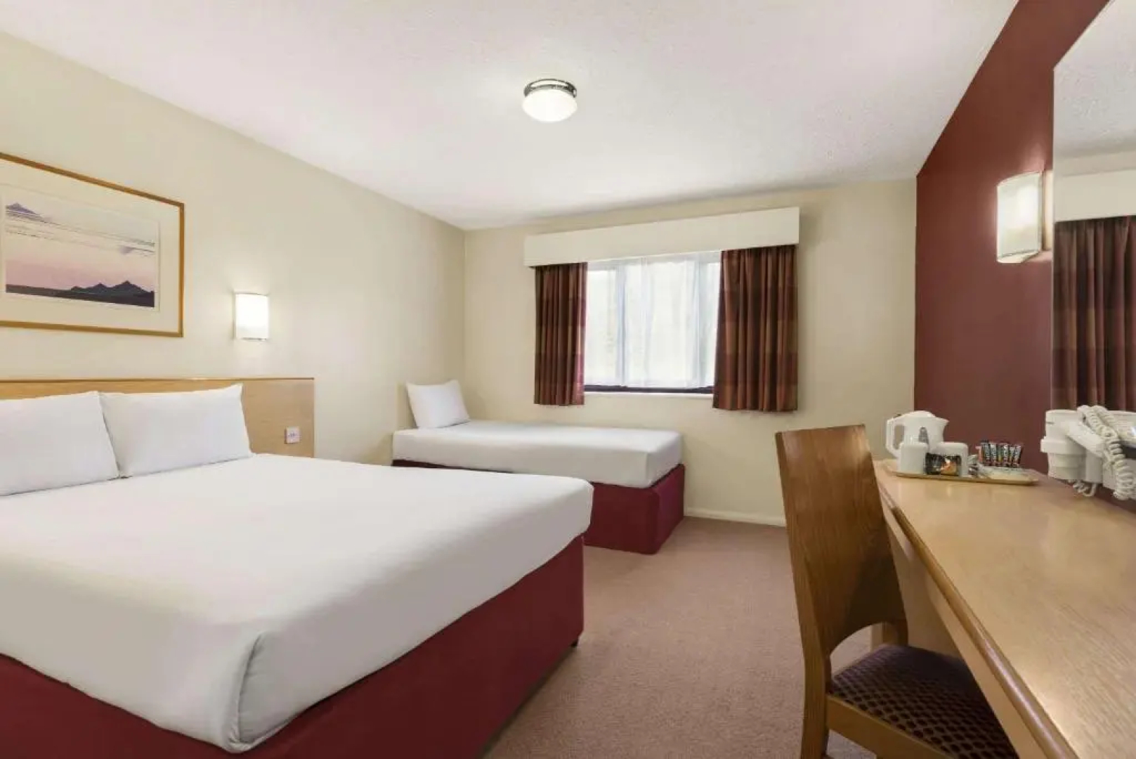 Days Inn By Wyndham Warwick South M40