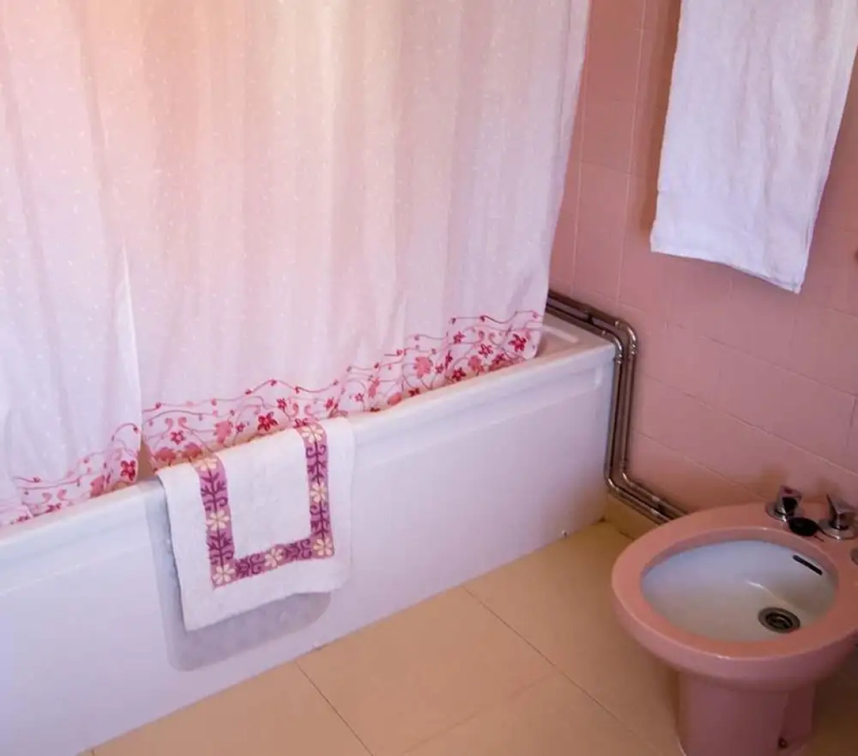 Apartment - 3 Bedrooms with WiFi - 106763