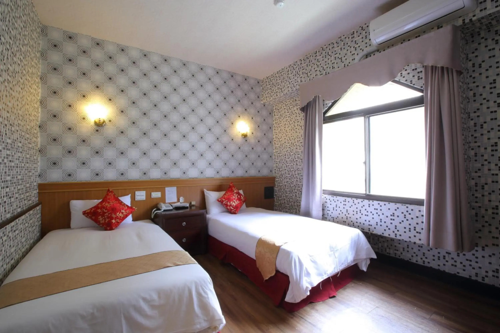 Chiayi Crown Hotel