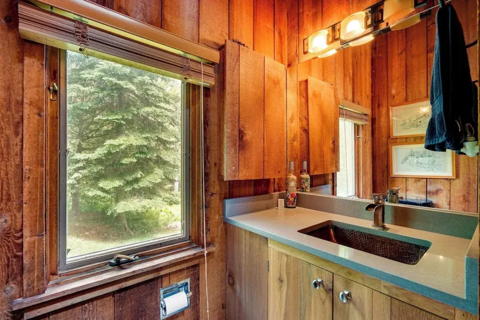 Jamaica Vacation Home w/ Deck: 8 Mi to Skiing!