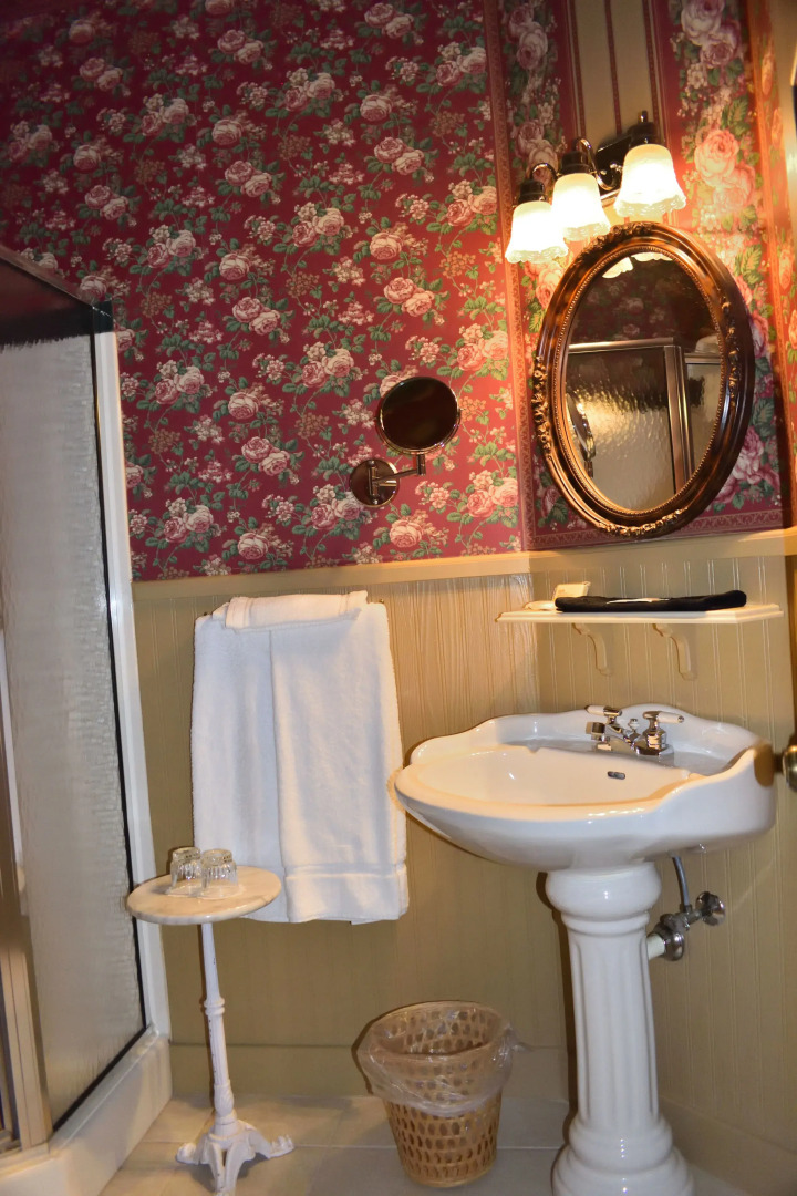 Yelton Manor Bed & Breakfast