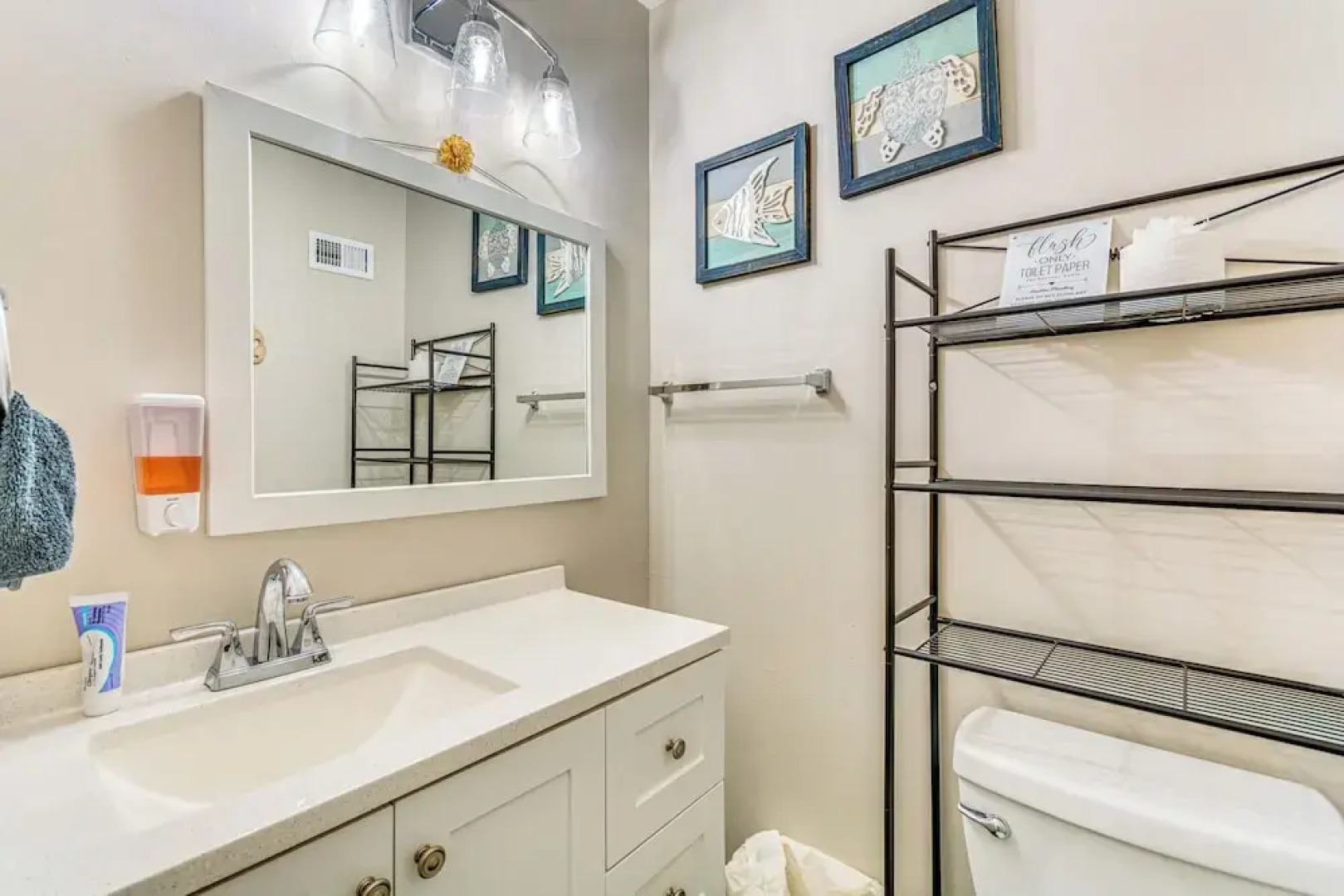 4 Mi to Greers Ferry Lake: Condo w/ Deck & Balcony