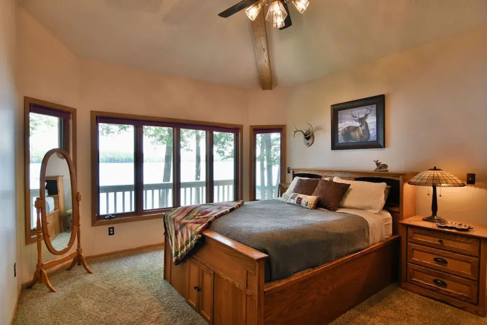 Cheif Lake Lodge 4 Bedroom Home by RedAwning