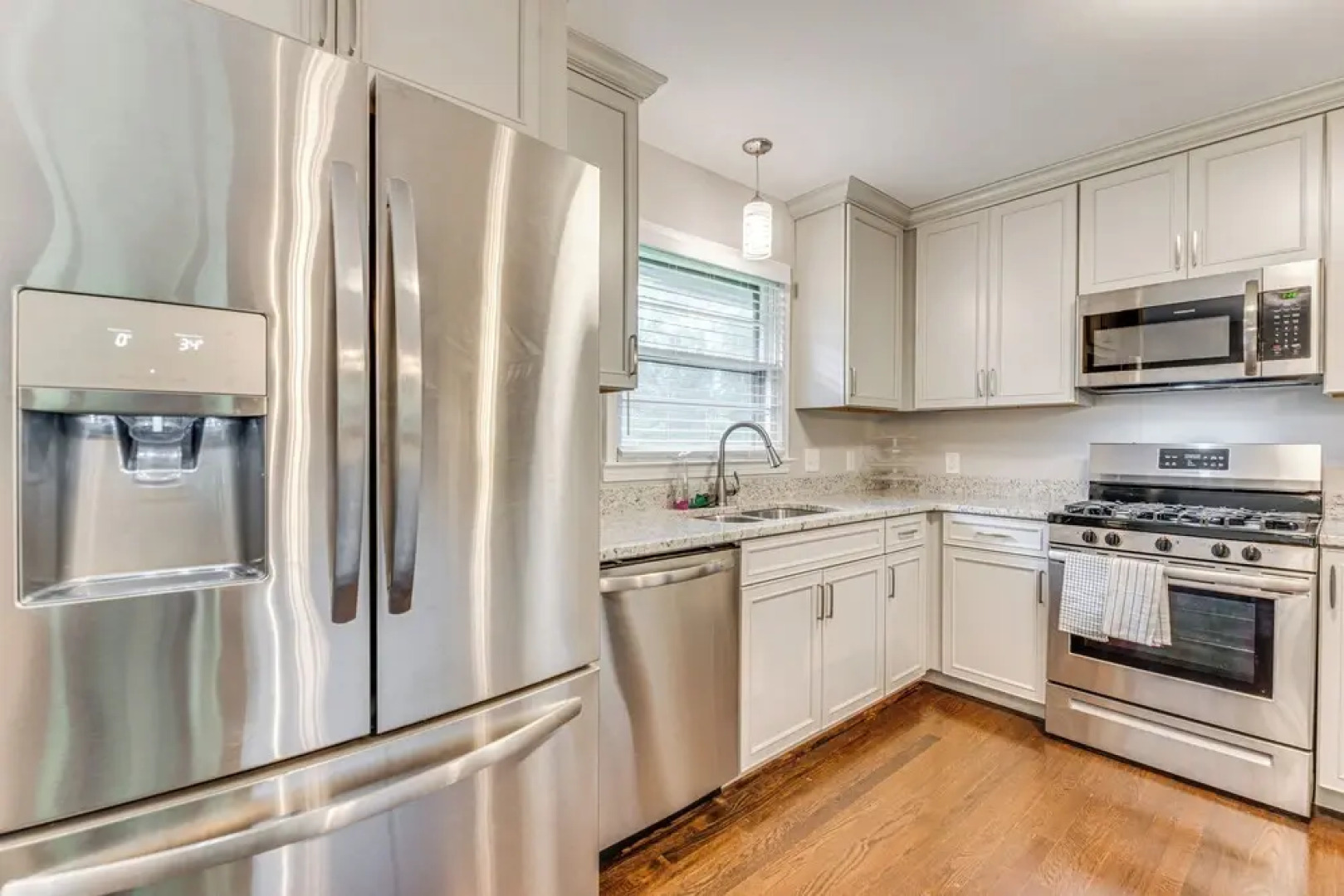 Chic College Park Cottage ~ 2 Mi to Main Street!