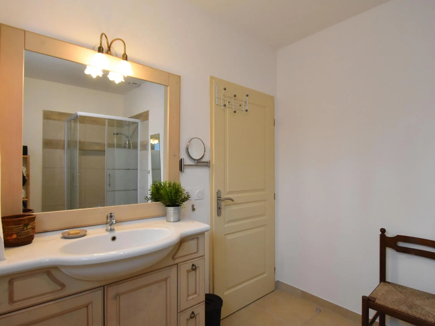 Charming villa in Montmeyan with garden and private pool