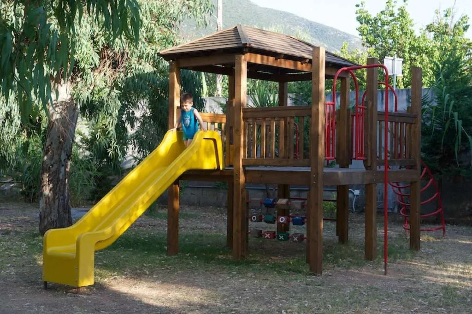 Camping Karavomilos Beach