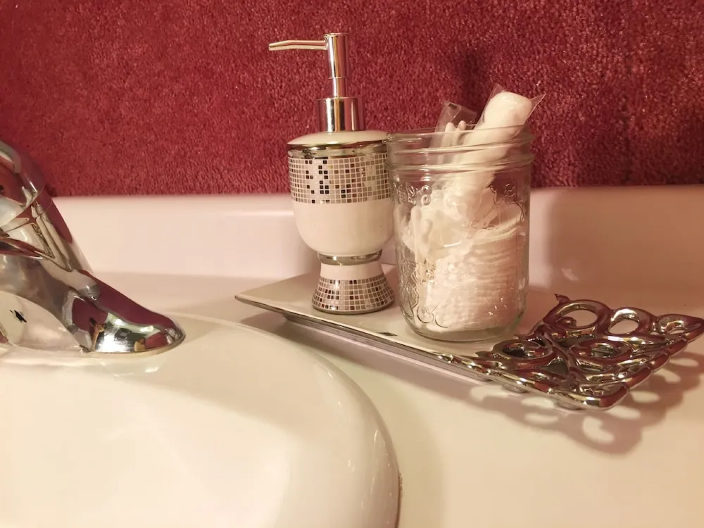 Little Paris Bed and Breakfast