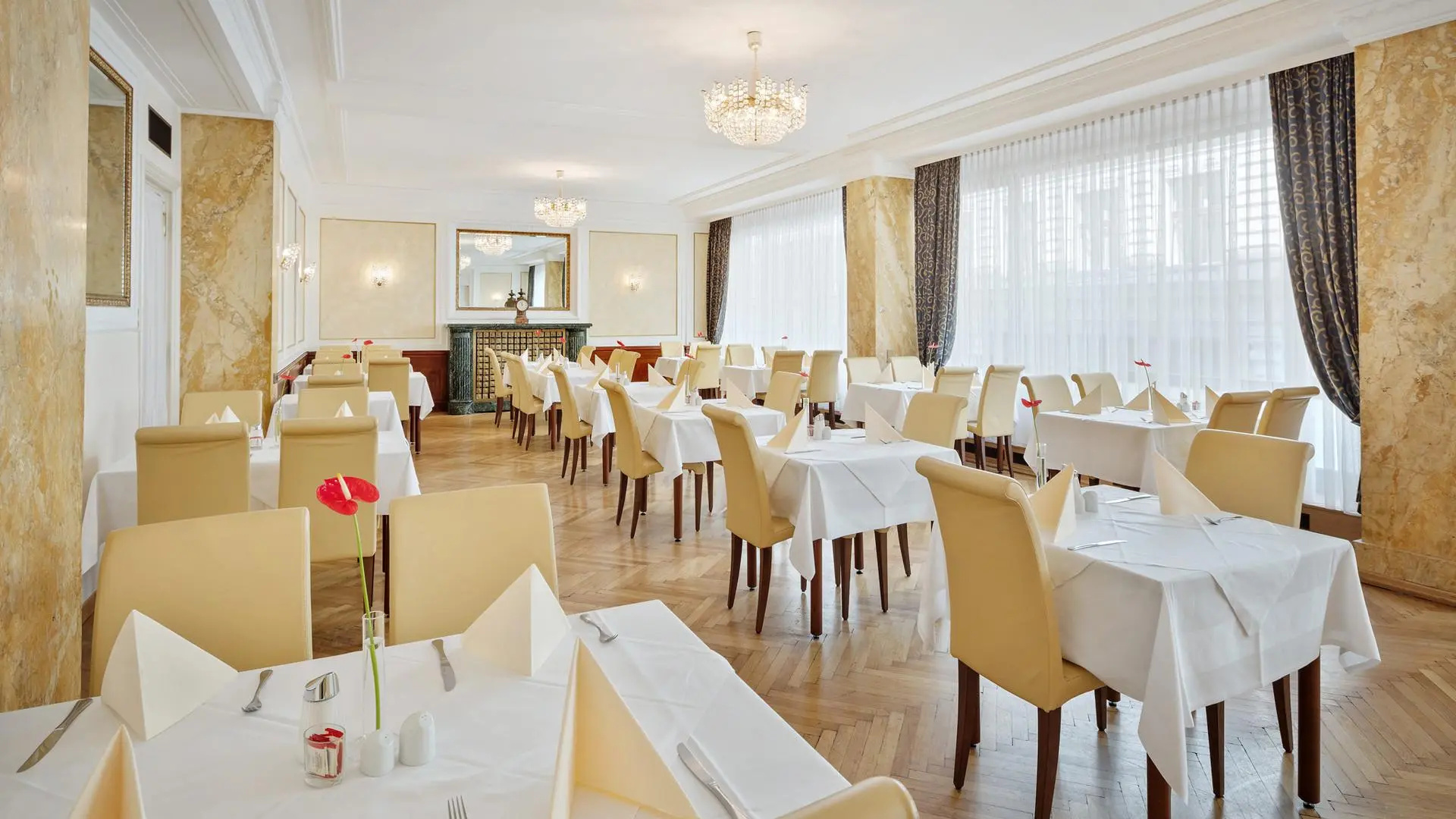 Hotel Astoria Vienna, Curio Collection by Hilton