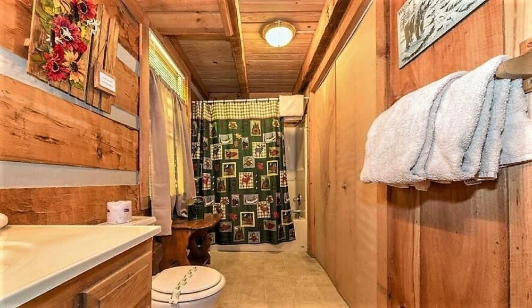 Snuggled Inn 2 Bedroom Cabin