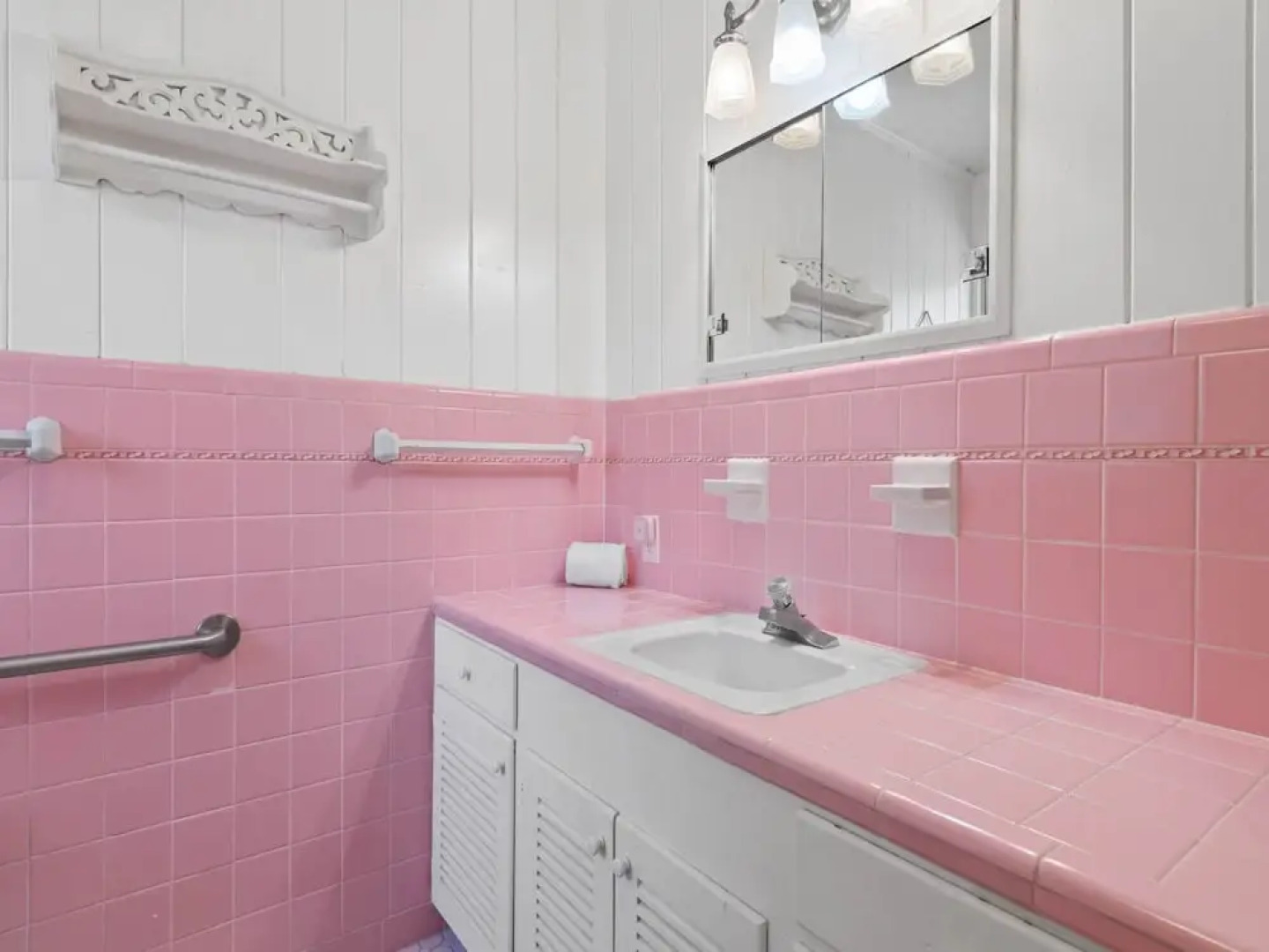 White Sand Cottage by Vacation Rental Pros