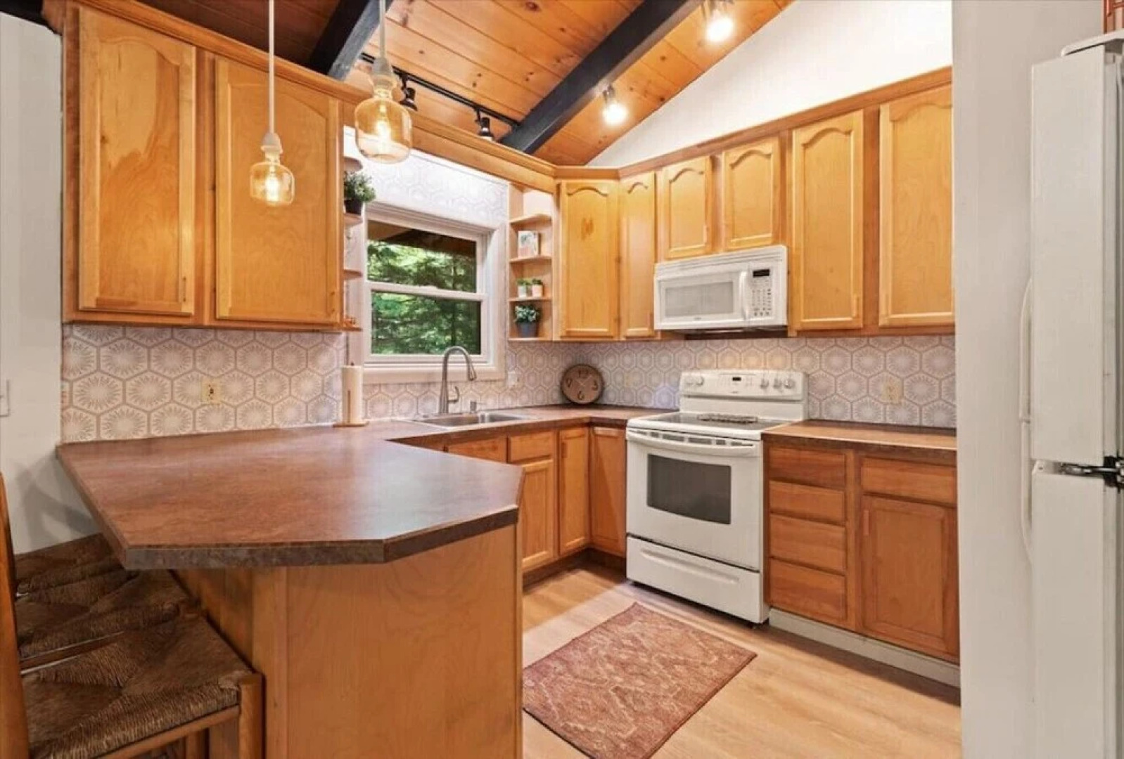 Unique 3Bedroom Poconos Chalet