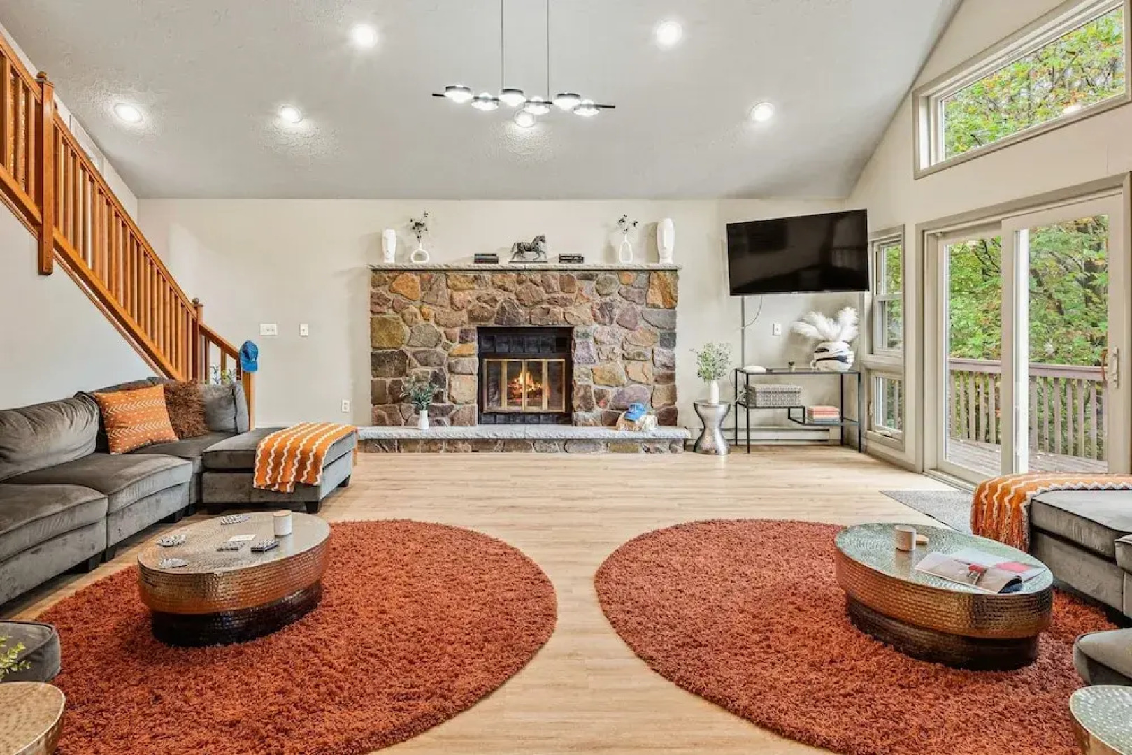 Emerald Bluff by Avantstay Lake Views Deck Fire Pit Game Room