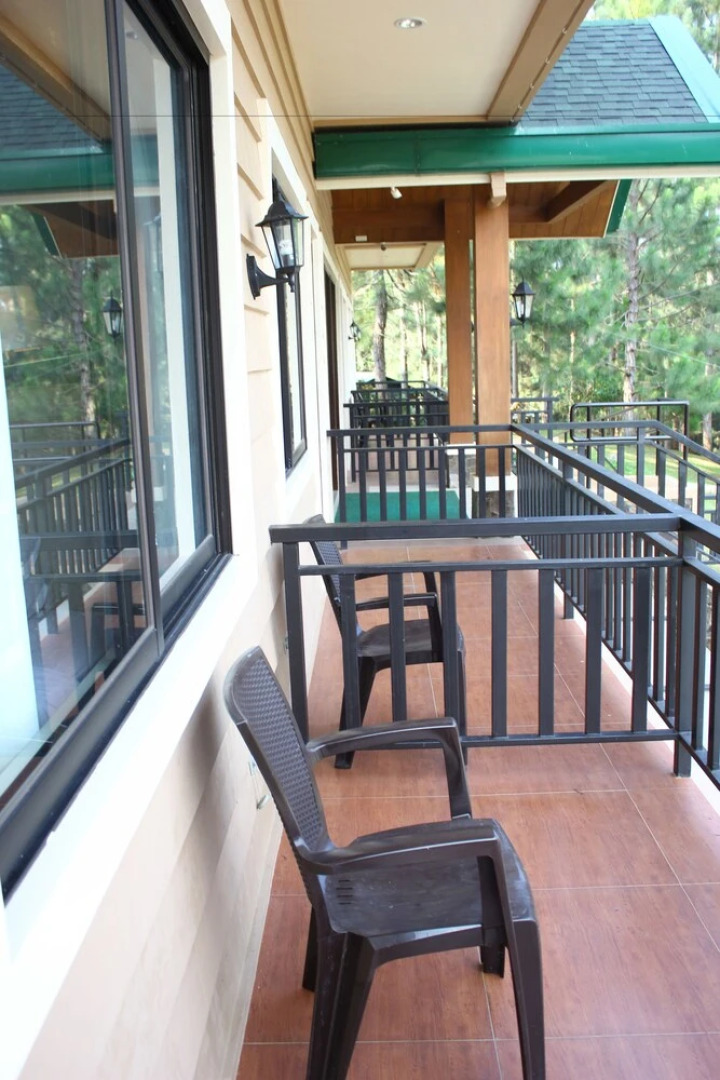 Pinegrove Mountain Lodge