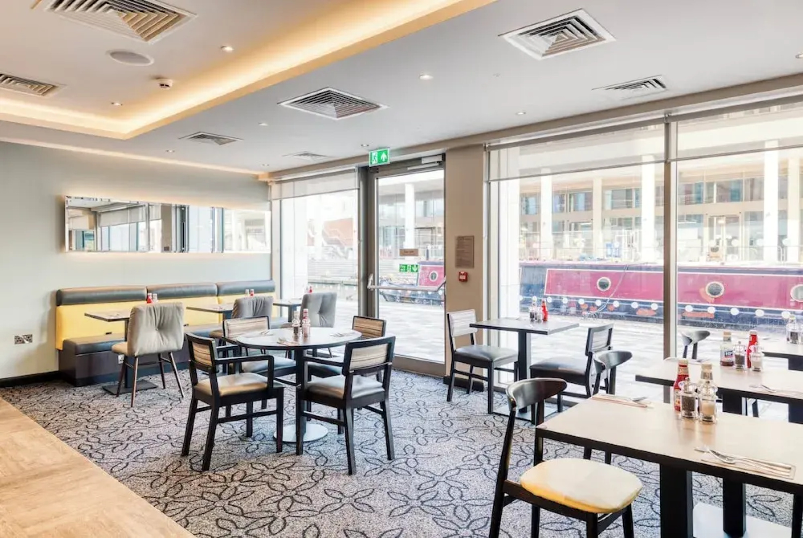 Premier Inn Banbury Town Centre (Castle Quay)