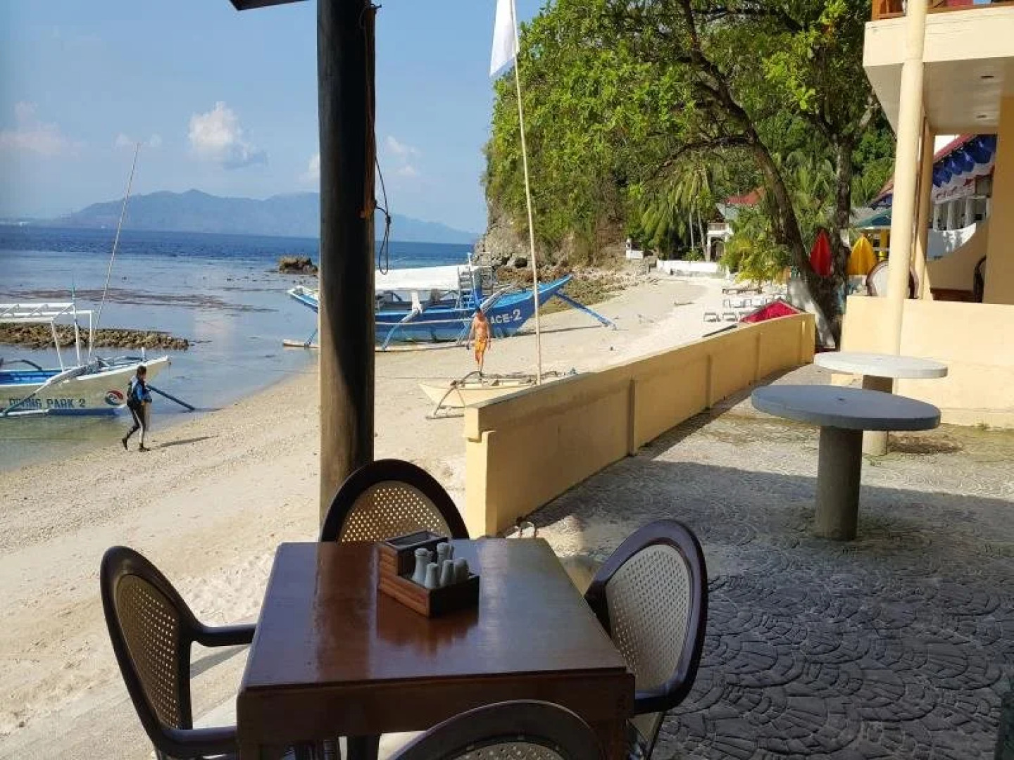 La Laguna Beach Club & Dive Center