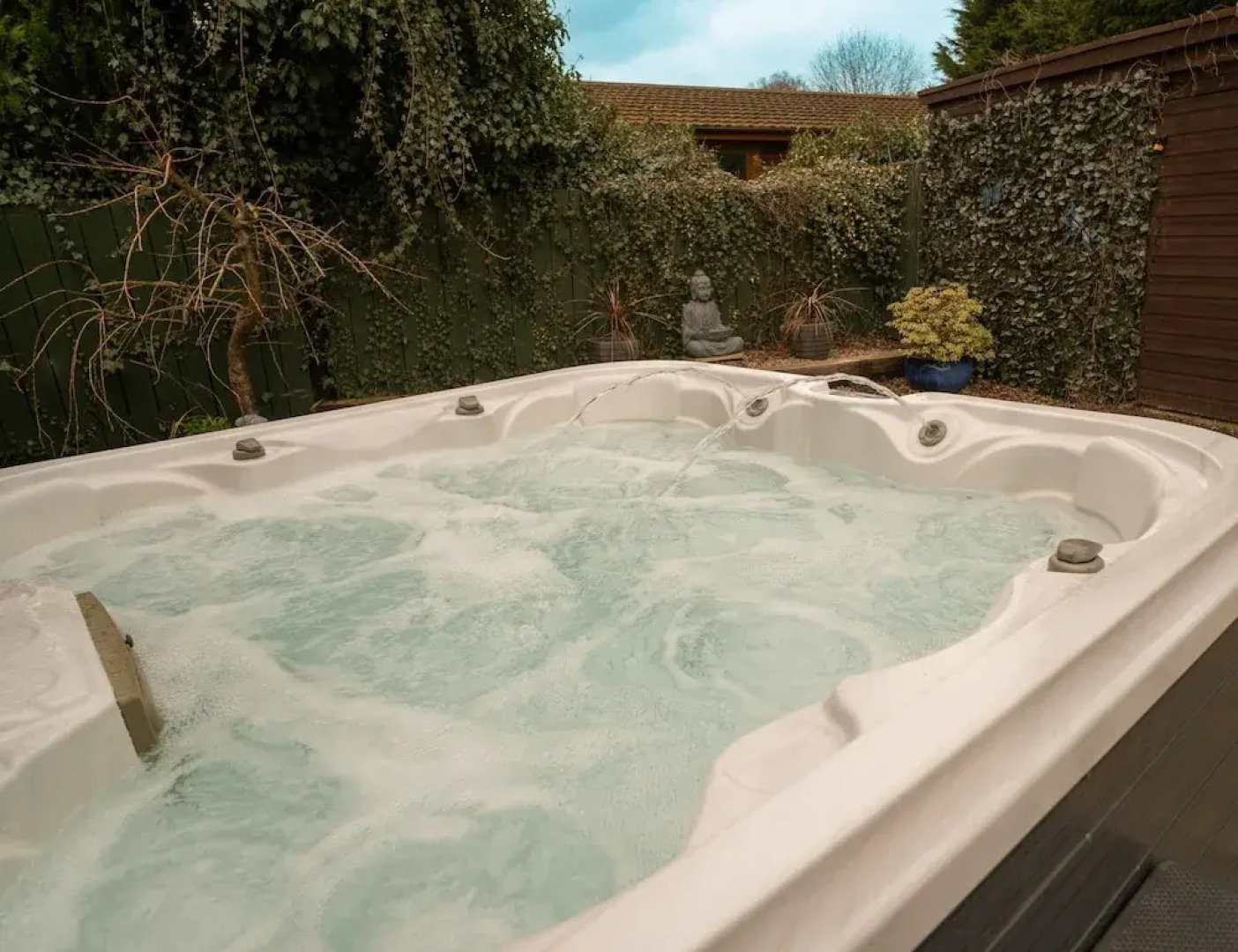 Elckys Lodge - Hot Tub Retreat Near York