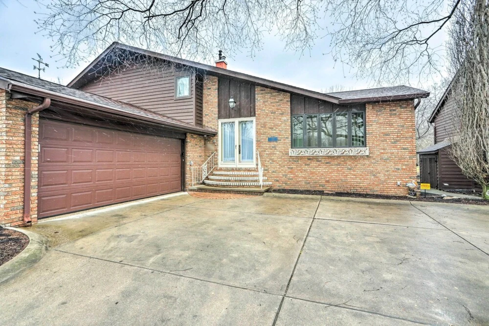 Vermilion River Home w/ Hot Tub & Private Dock!