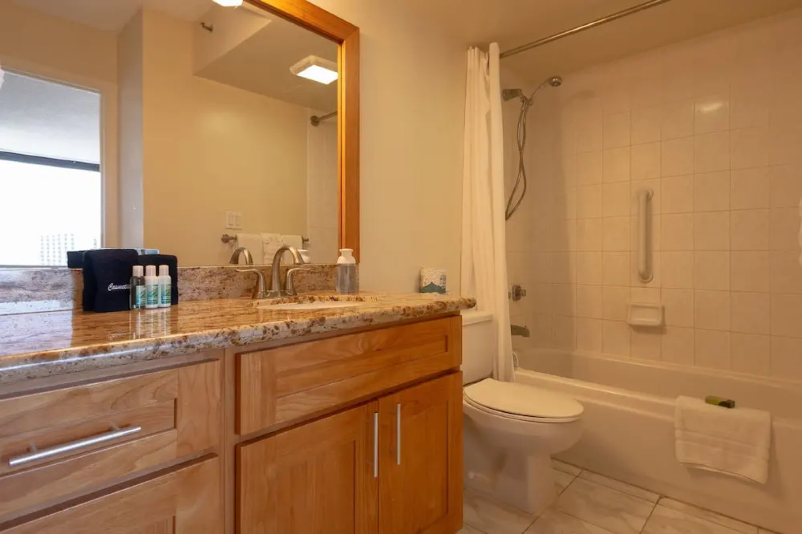 Tower 2 Suite 2012 at Waikiki