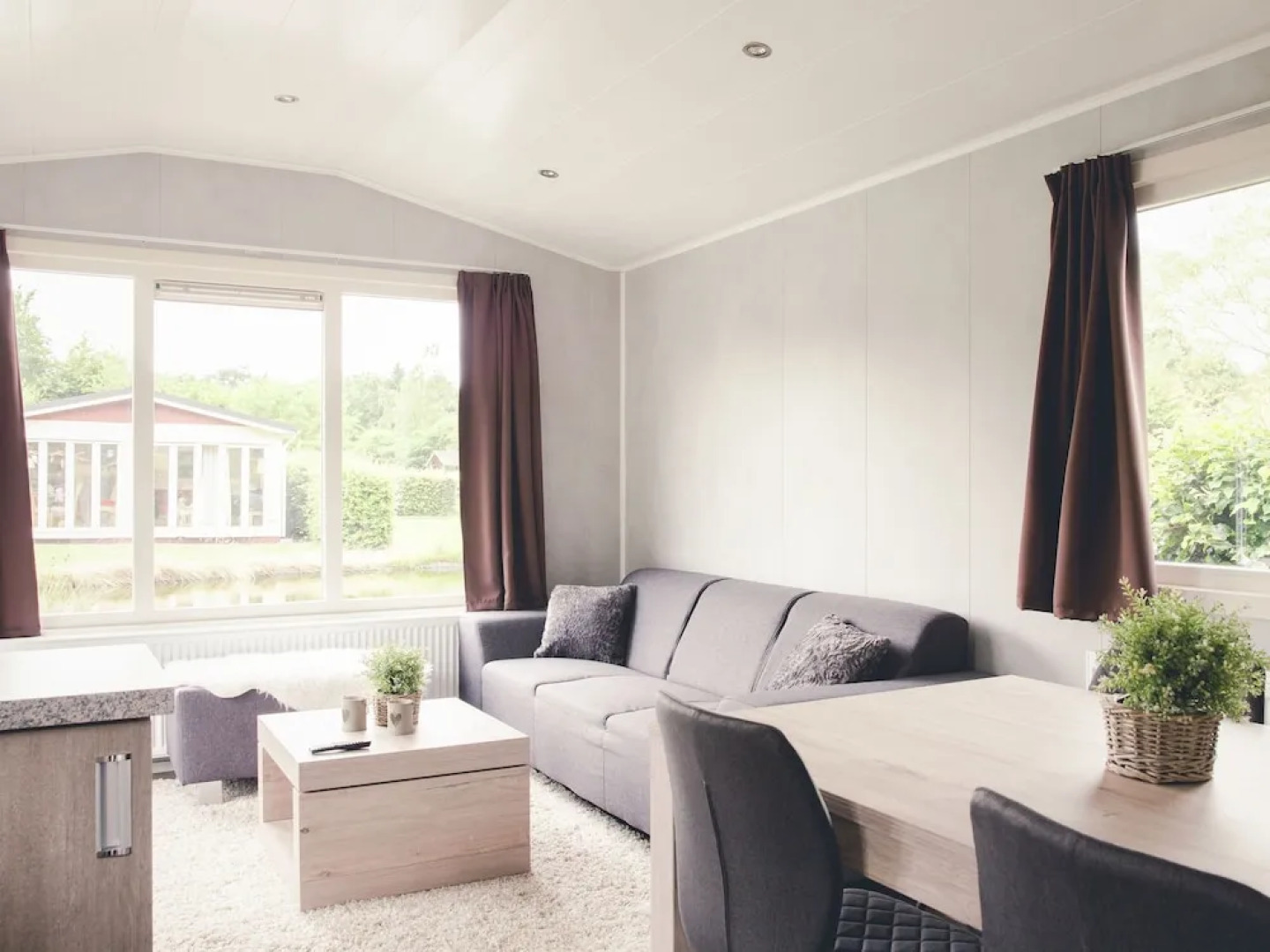 Beautiful Chalet Located on a Pond