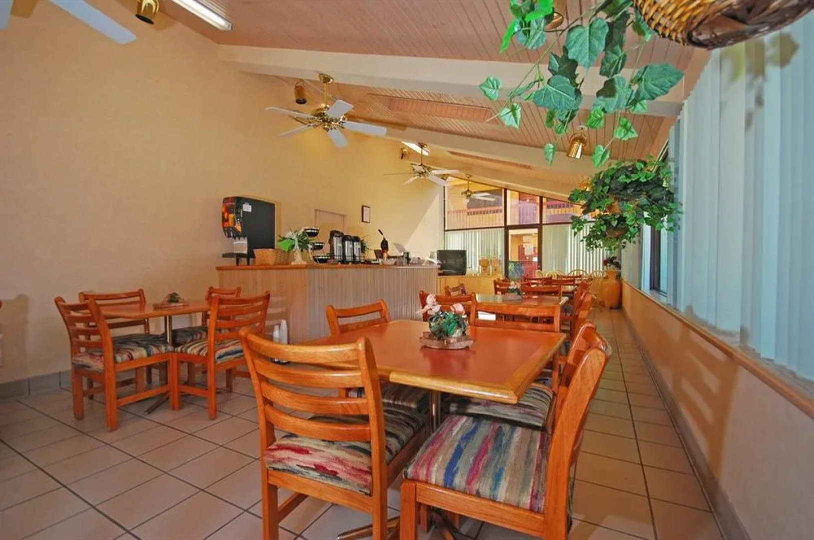 American Inn and Suites