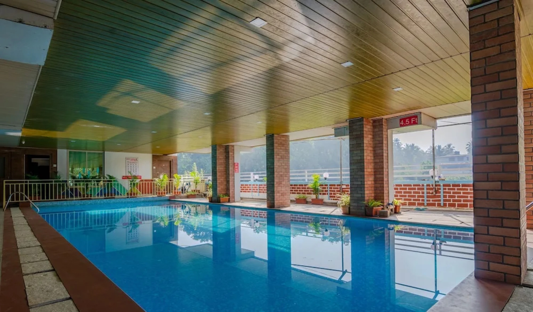 White House Beach Resort