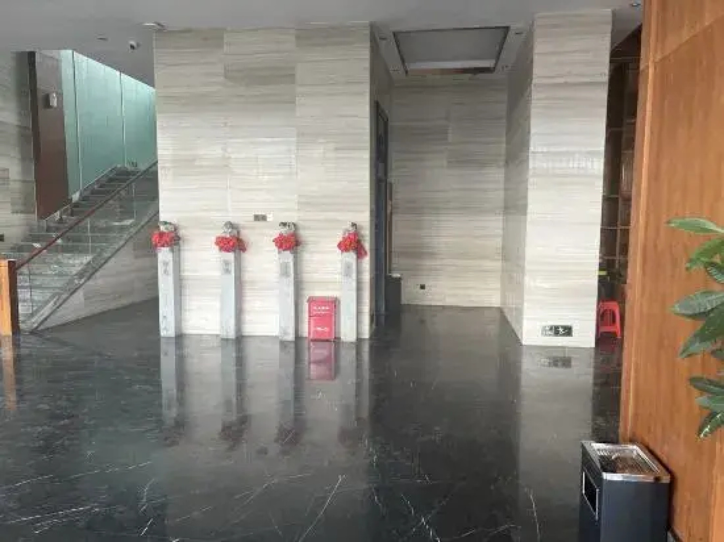 Junlun Hot Spring Hotel