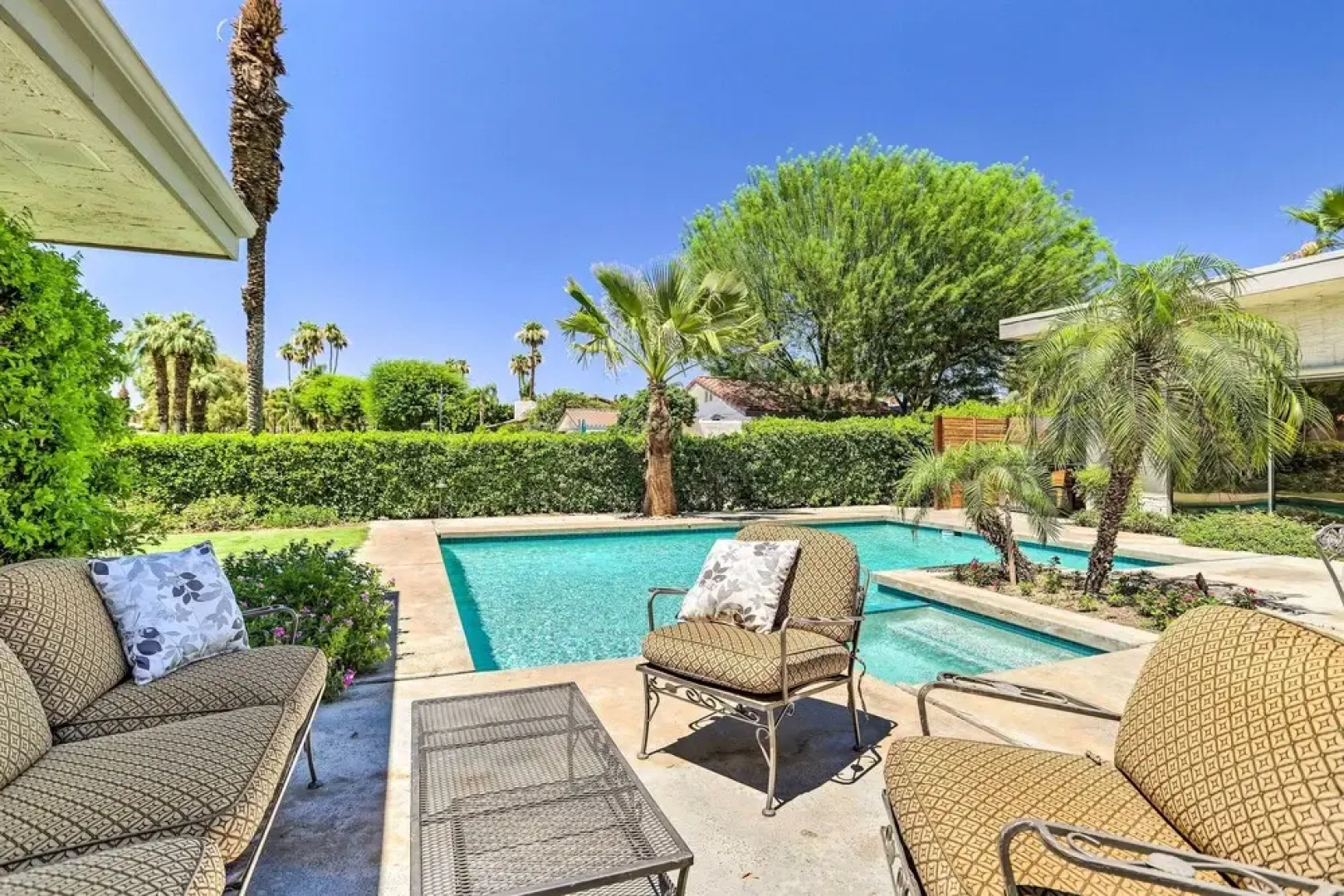 Pool, Grill & Game Room: Bermuda Dunes Oasis