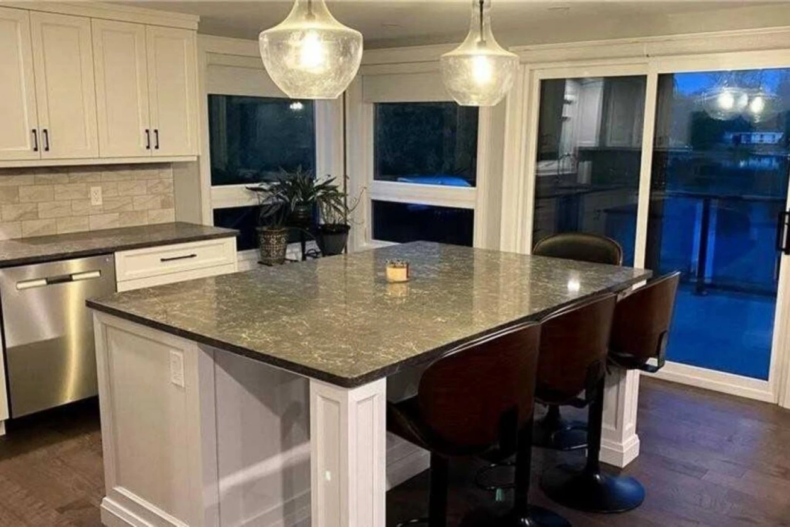 Chemong Lake Cottage w Private Boat Launch