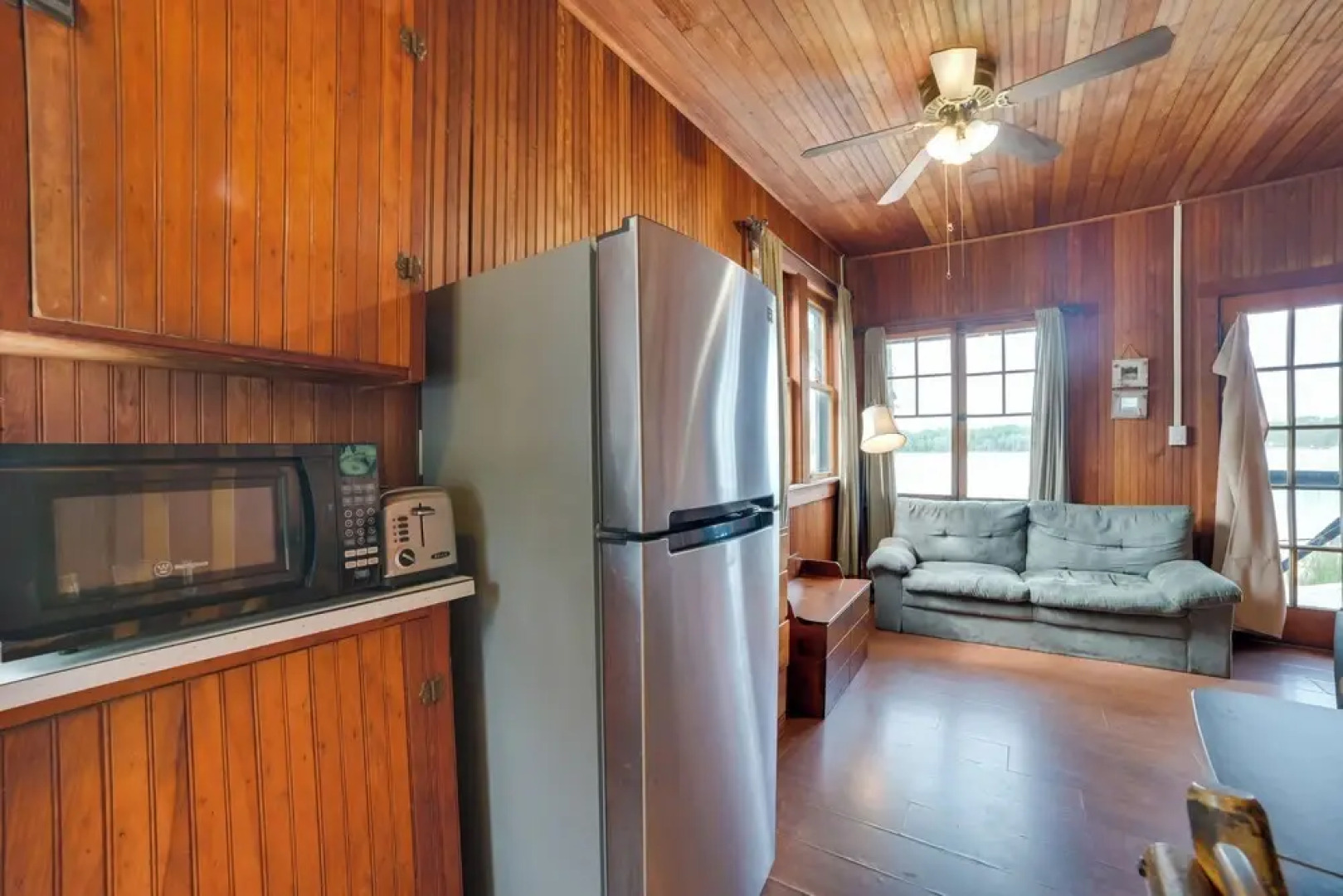 Sandy Beach & Sunset Views: Cedarville Cabin!