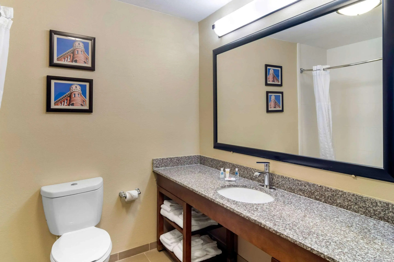 Comfort Inn & Suites Macon North I-75